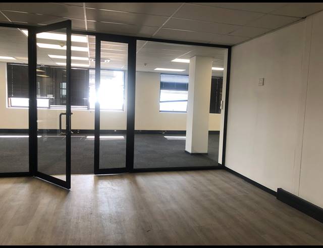 213M² SERVICED OFFICE TO LET IN SANDHURST